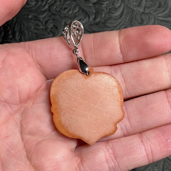 Butterfly And Labrador Retriever Carved Mother of Pearl Heart Pendant - Picture 6 of 9